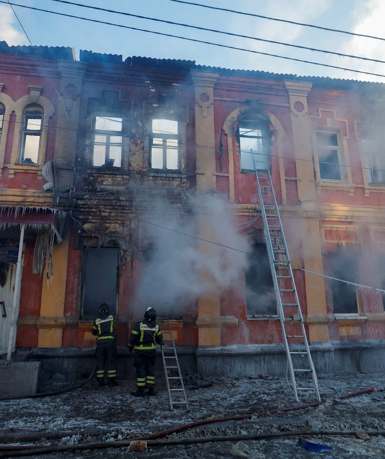 Mürskudes hävinud kontorihoone Donetskis. Foto tehtud 5. detsembril 2022.