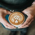 ФОТО | На фестивале кофе определили лучшего в Эстонии мастера по созданию на кофе рисунков из молока