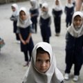 Талибы разрешили девочкам в Афганистане вернуться в школу. Но не сразу и не всем