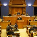 BLOGI JA FOTOD | Mart Helme umbusaldamine kukkus riigikogus läbi. Küsimuste voor kiskus teravaks, opositsioon süüdistas Helmet valetamises