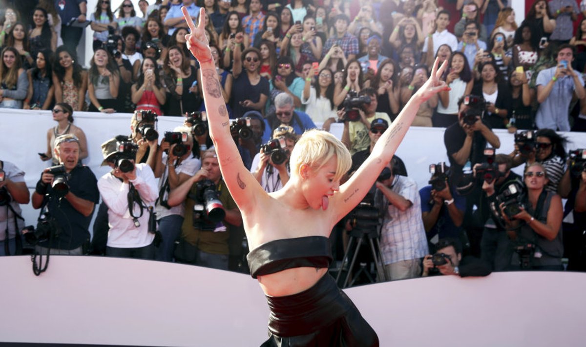 Miley Cyrus VMA Awards 2014