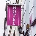 Šveitsi hotellis rünnati eestlannast töötajat, kes on raskes seisus haiglas