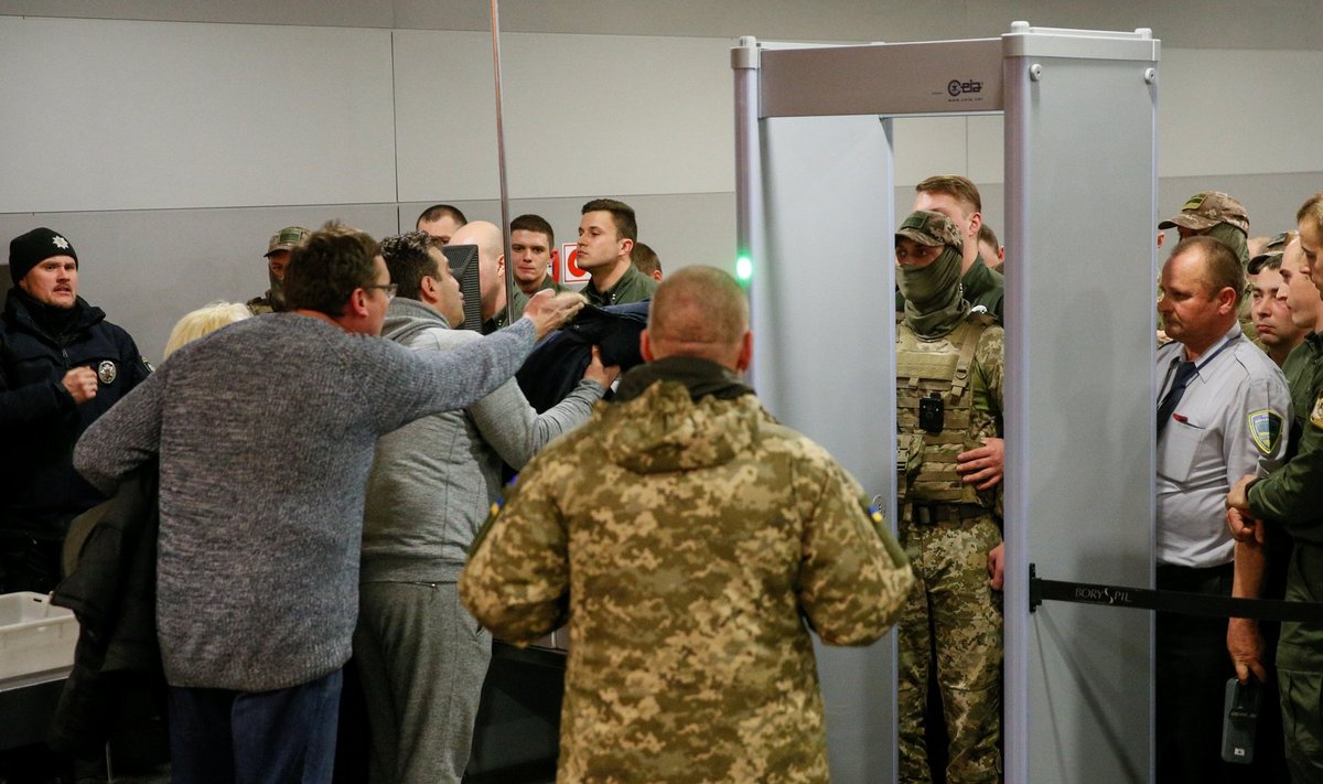 Saakašvili toetajad kähmlevad tema väljasaatmisel politseiga
