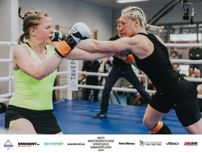 Naiste -65,8 kg finaal: Kadri VILBA (vasakul) vs Ilona RÕŽENKOVA (aprill 2016).