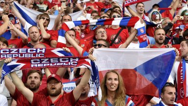 HOMSES PÄEVALEHES: Kas Kreml üritab tšehhidest EL-i "kasulikke idioote" vormida?