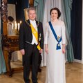 FOTOD | Soome presidendi vastuvõtu kõmuliseim kleit on esileedi kasepuust tehtud rõivas