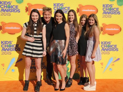 Ramsay oma naise ja nelja tütrega.