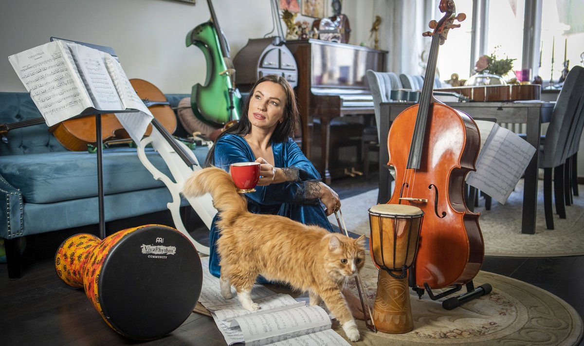 OMAS ELEMENDIS Silvia Ilvese naabrid saavad tihti tasuta kontserte kuulata, sest tema peres on kõik muusikud.