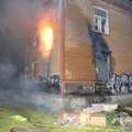 FOTOD SÜNDMUSKOHALT: Kopli liinidel pandi taas maja põlema