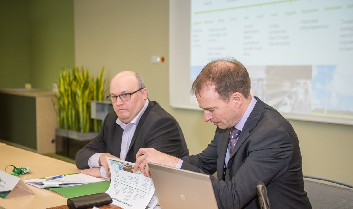 Eesti Energia juhatuse liikmed Andri Avila ja Hando Sutter majandustulemusi tutvustamas.