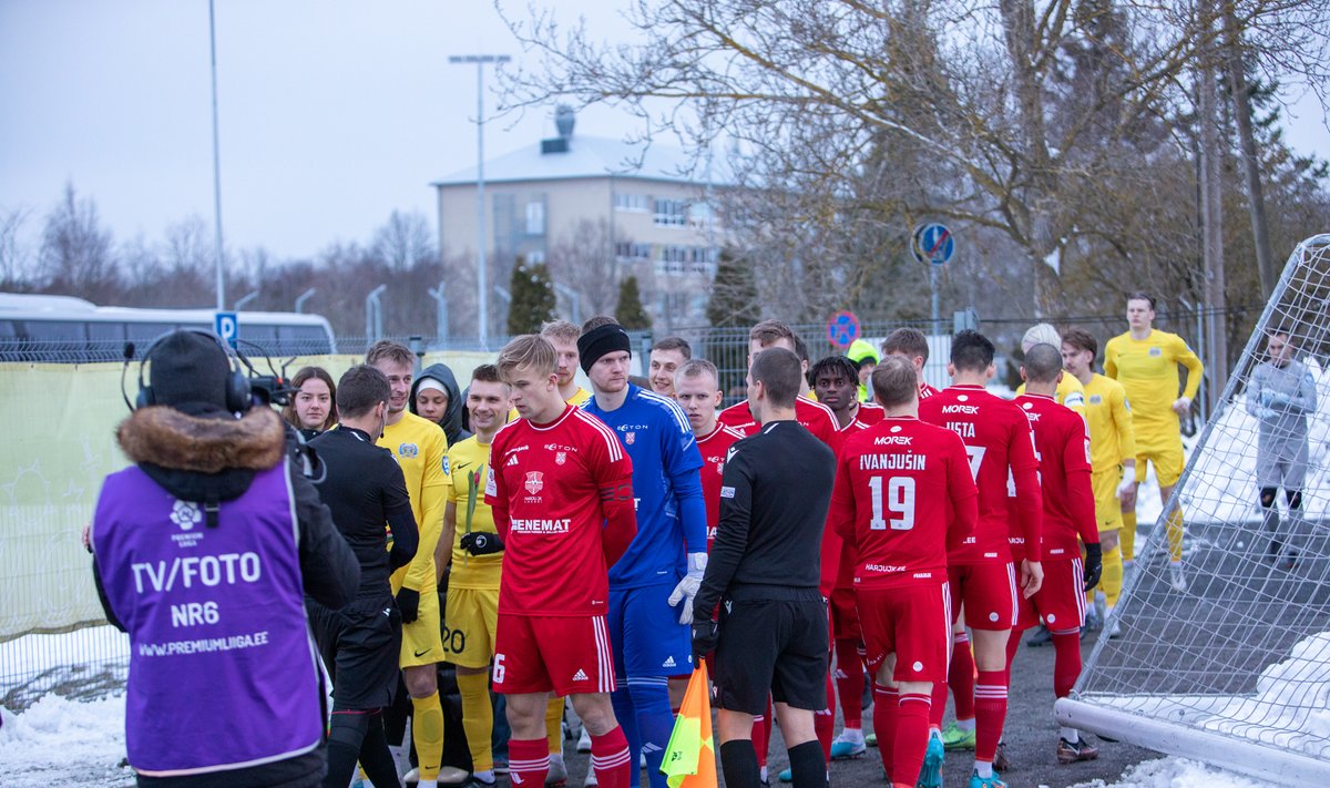 Harju JK Laagri mängijad (punases) on seni ainsana kaks Premium liigakohtumist kirja saanud.