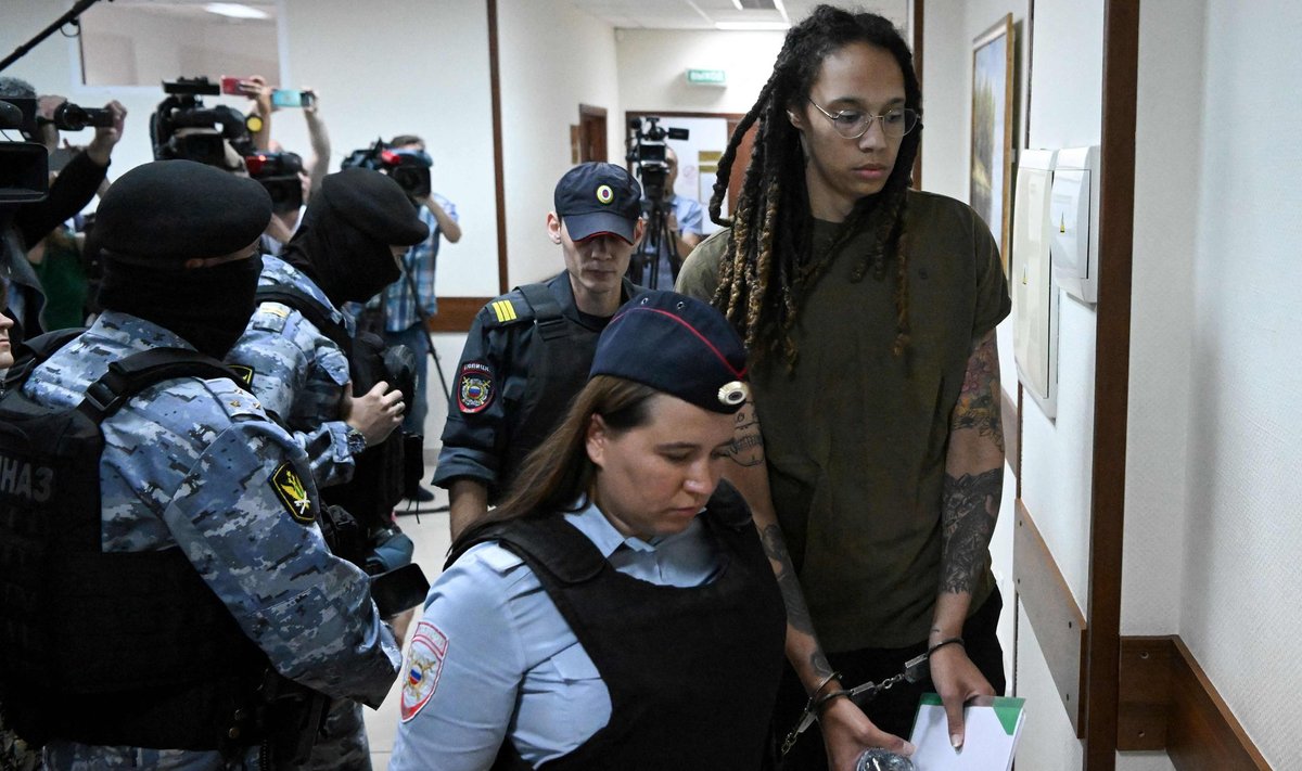 Üheks maailma paremaks naiskorvpalluriks peetud Brittney Griner on pöördunud otse Joe Bideni poole palvega ta vabastada.
