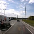 VIDEO: Kaubikujuhil on Järvevana teel jube kiire – sõidurada pole möödasõiduks vaja