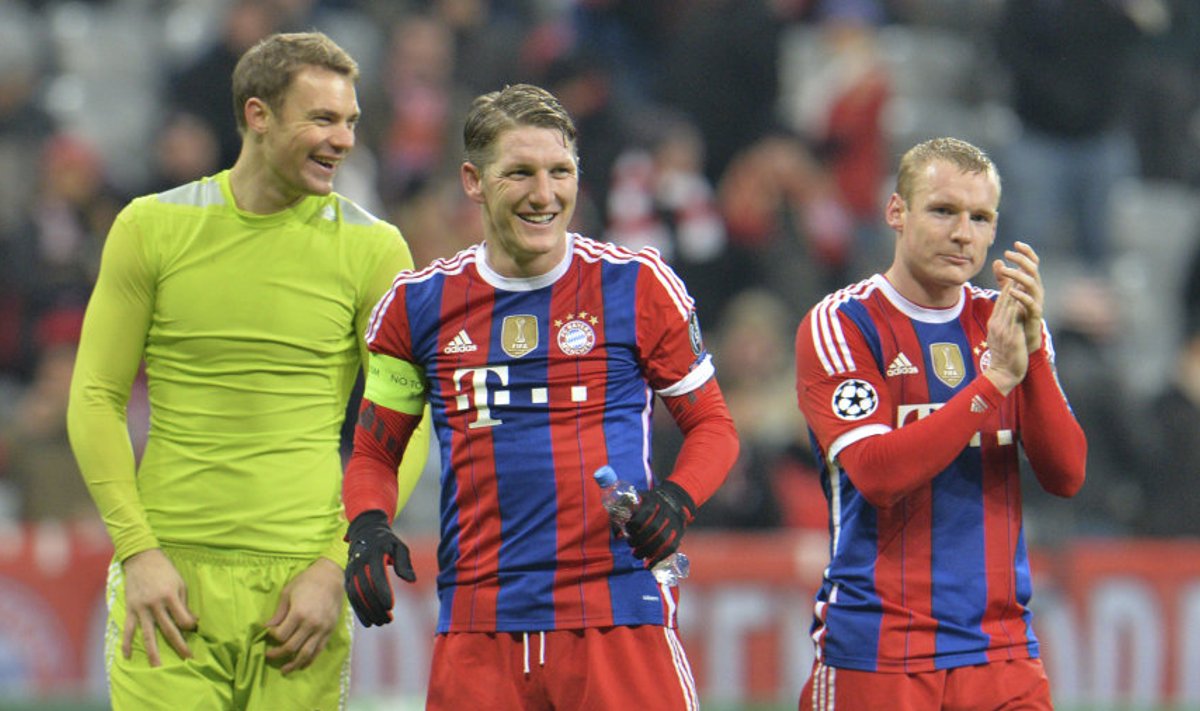 Manuel Neuer koos meeskonnakaaslastega