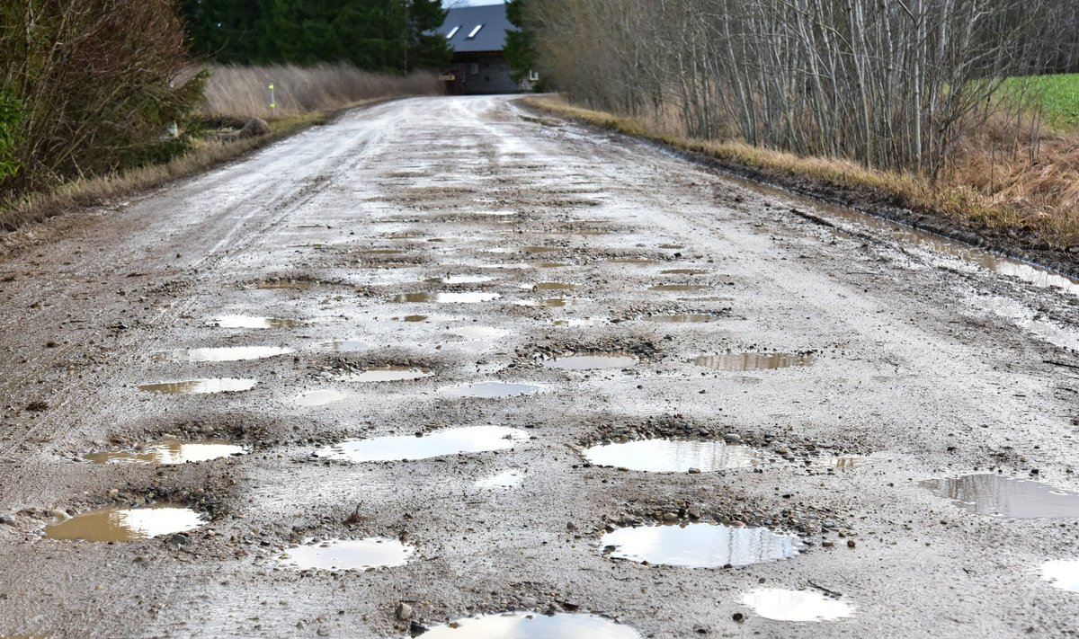 Kehvas seisus kruusatee