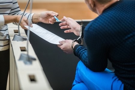 Peaaegu lapse surma põhjustanud narkomaan eile kohtus: „Ma ei soovi süüdistuse ettelugemist. Kõik on ju niigi selge.”