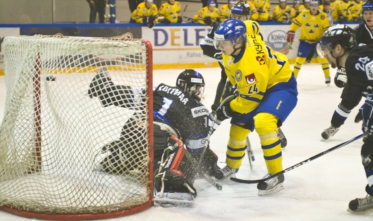 Eesti jäähokikoondis kaotas Premia hallis peetud sõpruskohtumises Rootsi U-20 meeskonnale 0:6. 