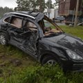 DELFI FOTOD JA VIDEO: Tallinna ringteel põrkasid kokku veok ja imikut sõidutanud Porsche