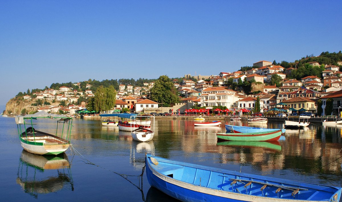 Balkani riigid on reisimiseks ühed soodsamad - ja meile lähedal! Pildil Makedoonia järv Ohrid.