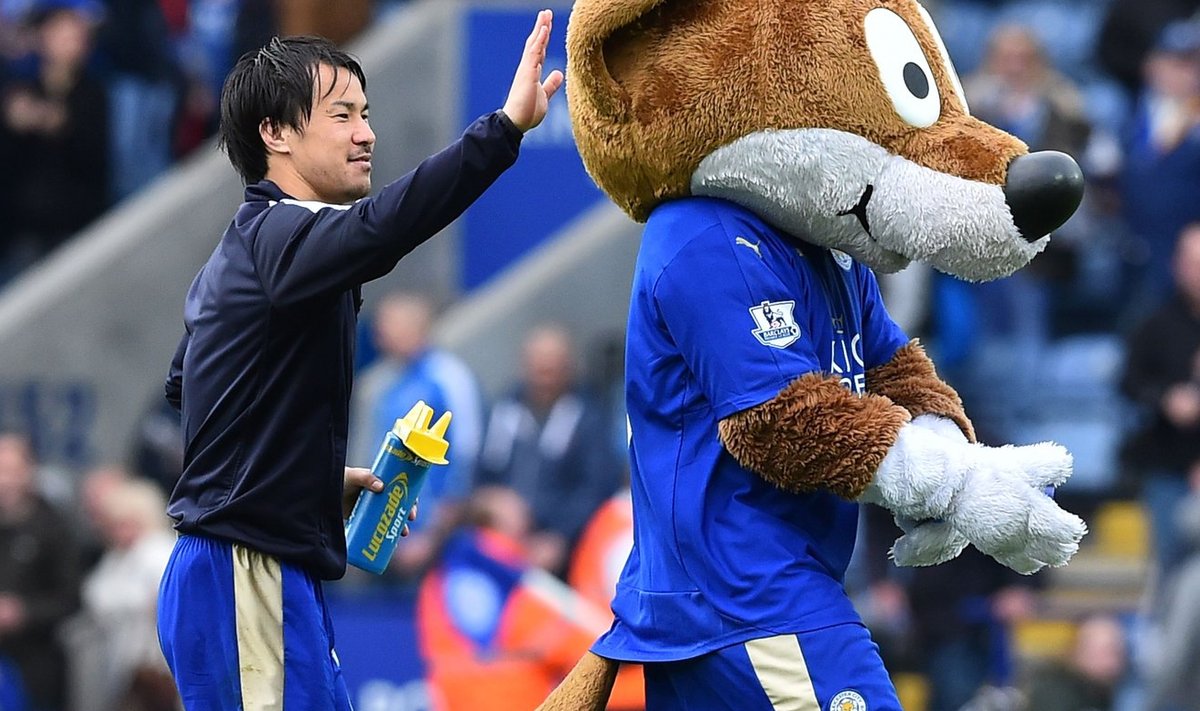 Leicesteri jaapanlasest liider Shinji Okazaki on leidnud täieliku üksteisemõistmise nii kaasmängijate, fännide kui ka maskotiga.