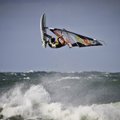 FOTOD: Vaata, kuidas surfati Hiiumaal 4-meetriste lainetega!