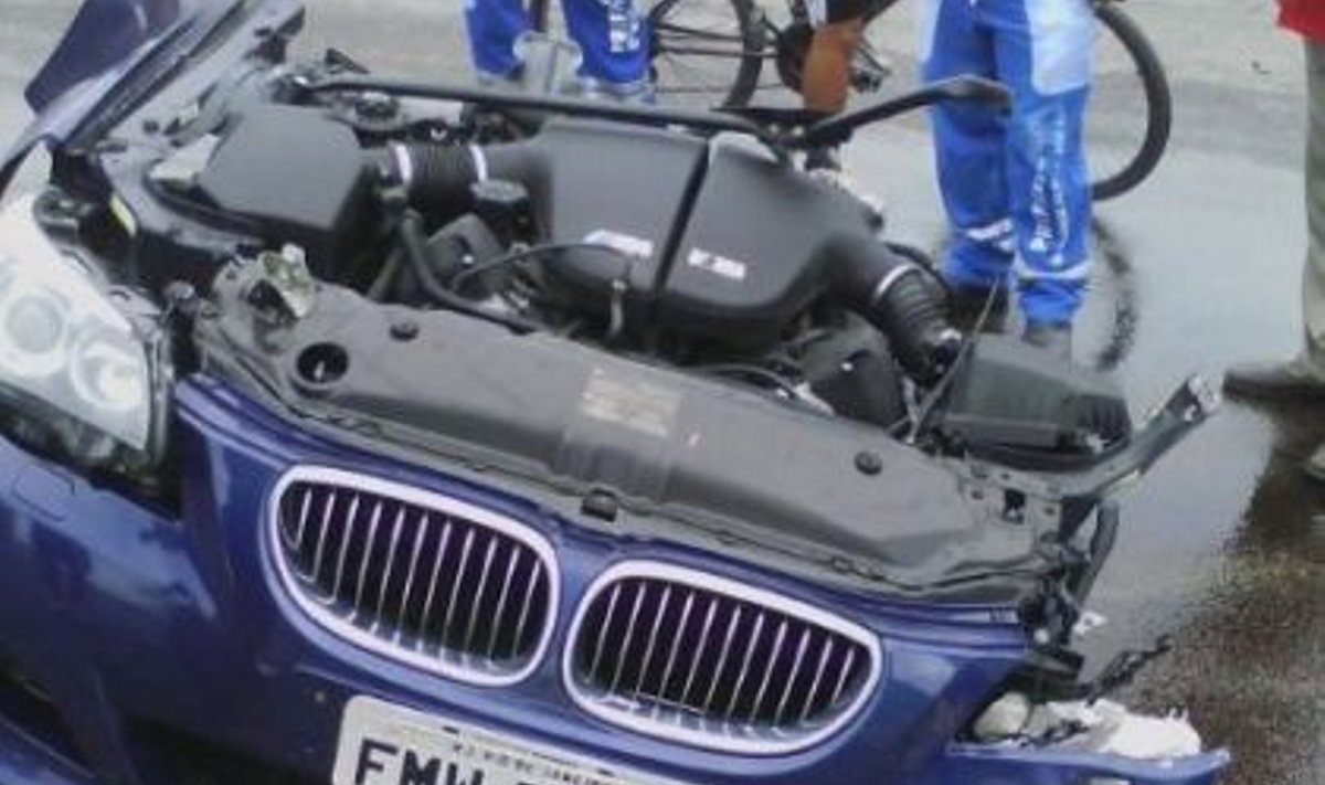 BMW M5 väga õnnetus avariis