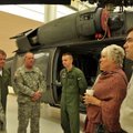 FOTOD: Suursaadik Kaljurand kohtus USAs õppivate Eesti õhuväe kopteripilootidega