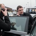 Lugeja kütuseaktsiisi tõusust: peaminister Rõivas, kes ise sõidab Audi A8-ga, pole küll eriline eeskuju saaste teemal rääkima!