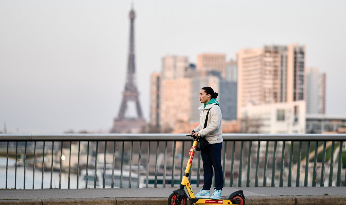 Pariisi elanikele põhjustavad elektritõukerattad meelehärmi.
