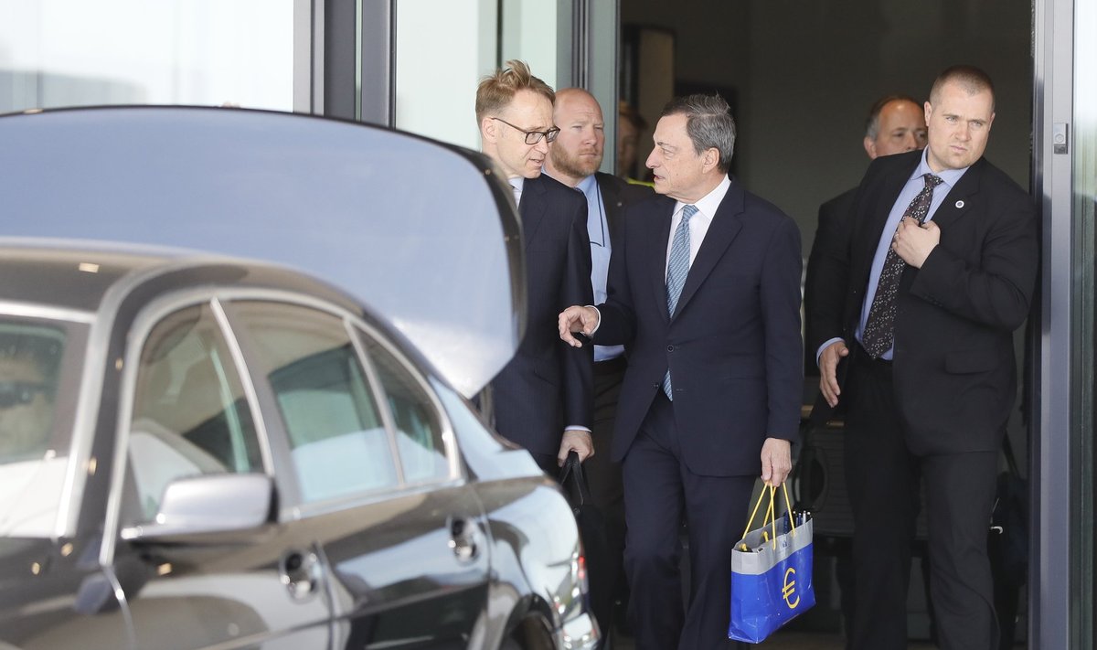 Euroopa Keskpanga president Mario Draghi (keskel) saabus eile Lufthansa lennuga Tallinna, et siin esmakordselt Euroopa rahaasju nii kõrgel tasemel arutada.
