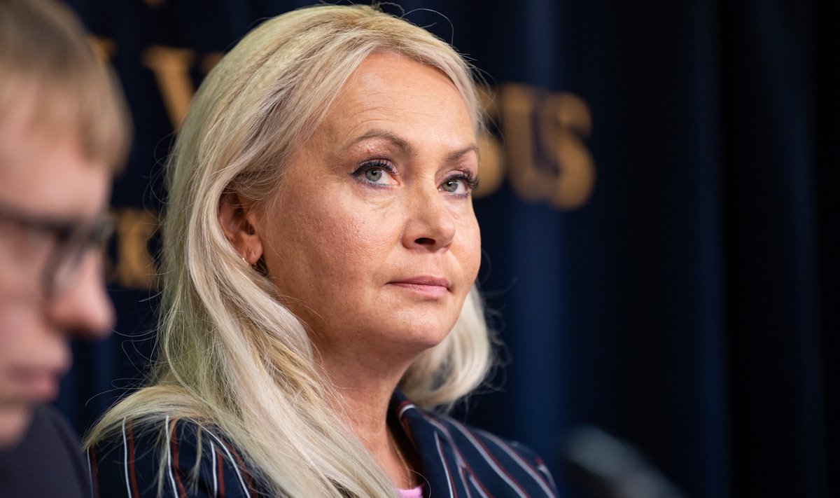 KÕIK KURSIS: Riigihalduse ministri ametit pidanud Riina Solman avab uuringule uksi. Sihtasutuse rahastusega pidid aga olema kursis teisedki valitsuspartnerid.