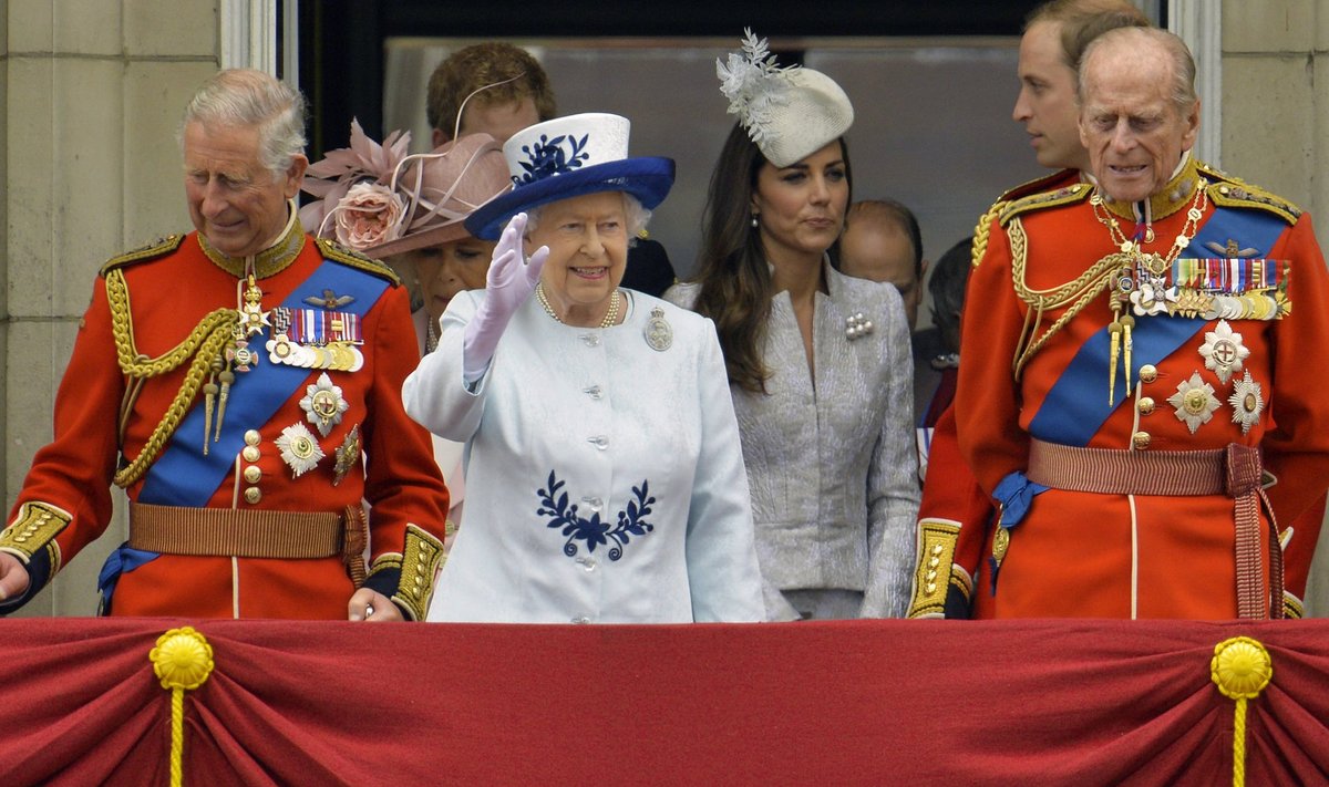 Elizabeth II sai 88