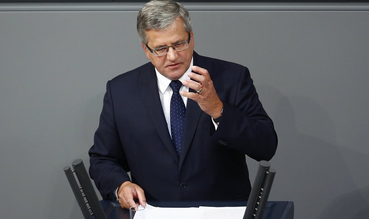 Poland's President Komorowski delivers a speech at the lower house of parliament Bundestag during a ceremony to commemorate the anniversary of the start of World War II, in Berlin