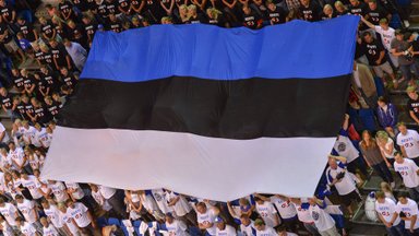 Eesti lipp sai 140-aastaseks! Meie esimest trikoloori peideti talumaja korstnajala all üle poole sajandi
