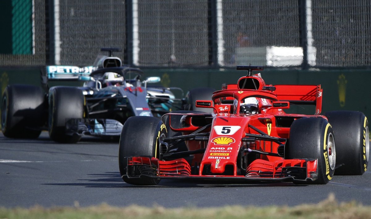 Sebastian Vettel ja Lewis Hamilton Austraalia vormel-1 etapil. 