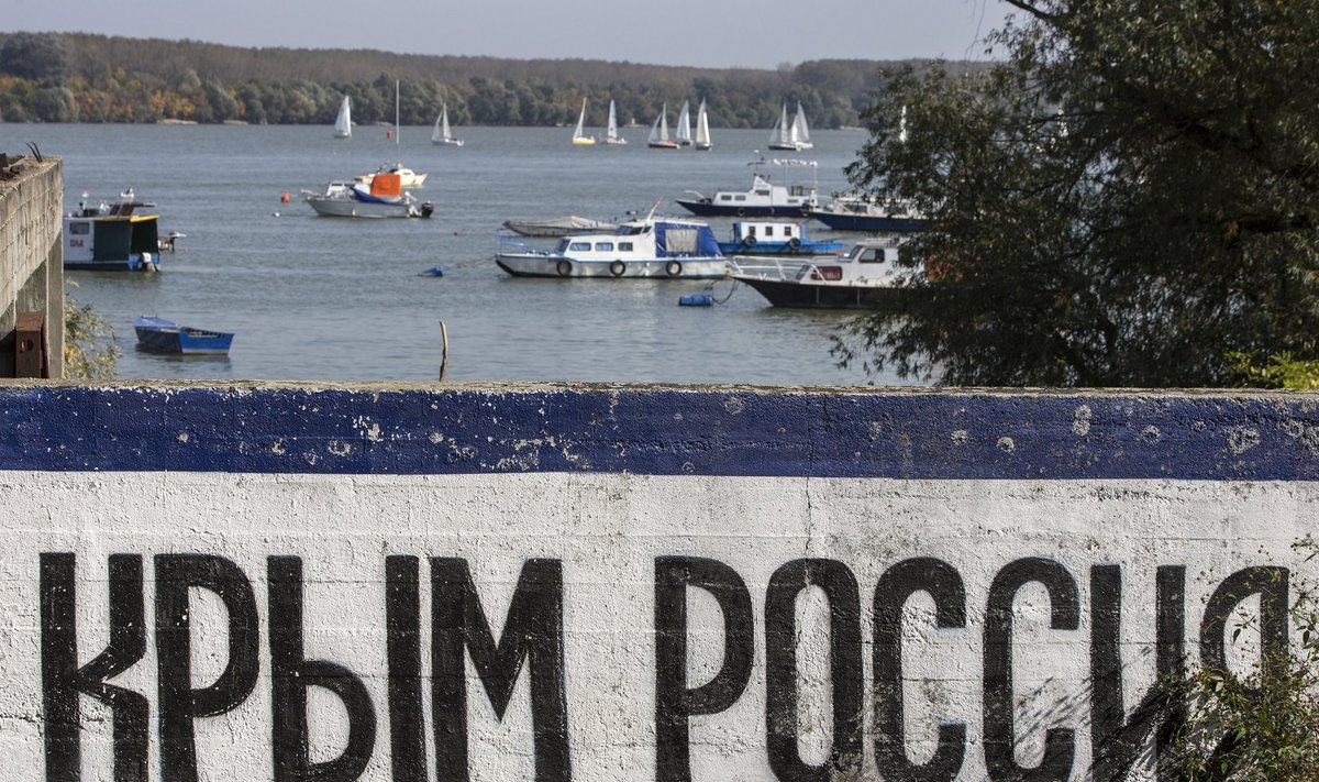 Belgradis Doonaul ääres ilutseb graffiti, mis kuulutab, et Krimm on Venemaa osa.