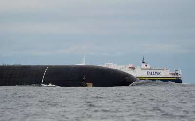 Tuumaallveelaev Dmitri Donskoi ja Tallinki reisilaev