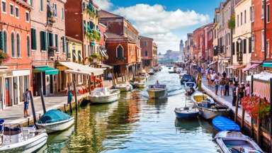 За въезд в Венецию отныне придется платить. Станет ли в городе меньше туристов?