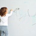 Kui laps joonistab vildikaga seinale või vaibale, ei tasu ahastusse sattuda, sest see lihtne vahend teeb kõik puhtaks