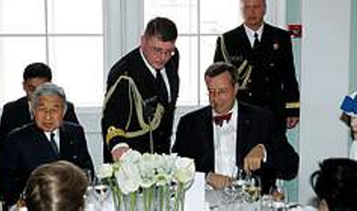 KADRIORUS: President Toomas Hendrik Ilvese vastuvõtule järgnes ühislõuna Jaapani keisripaari auks. TOOMAS HUIK / POSTIMEES