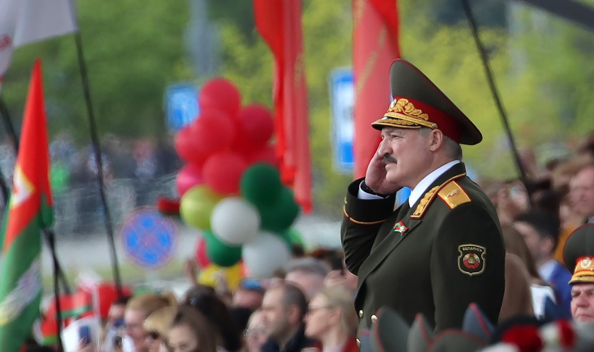 Valgevene president Aljaksandr Lukašenka 9. mail Minskis paraadil