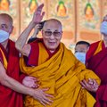 VIDEO | Dalai-laama vabandab: käskis väikesel poisil oma keelt imeda