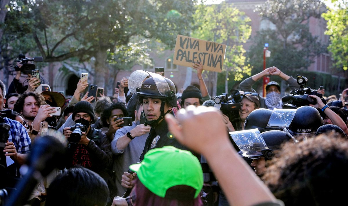 Politsei piirab sisse Lõuna-California ülikoolis protestivad tudengid
