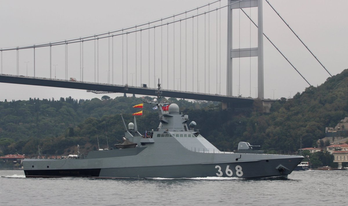 Vene patrull-laev "Vassili Bõkov" Bosporuse väinas