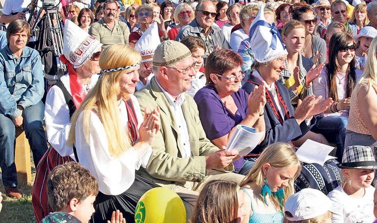 Kuna Liivimaa festival tõi kokku palju laulurahvast, ei olnud ka telesaate lindistusel kaasalaulmisega muret.