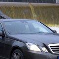 E-klassi Mercedes kihutas kasumisse