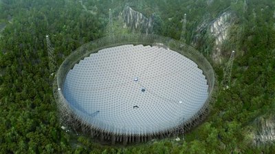 Maailma suurima läbimõõduga raadioteleskoop. Foto: FAST 2016.