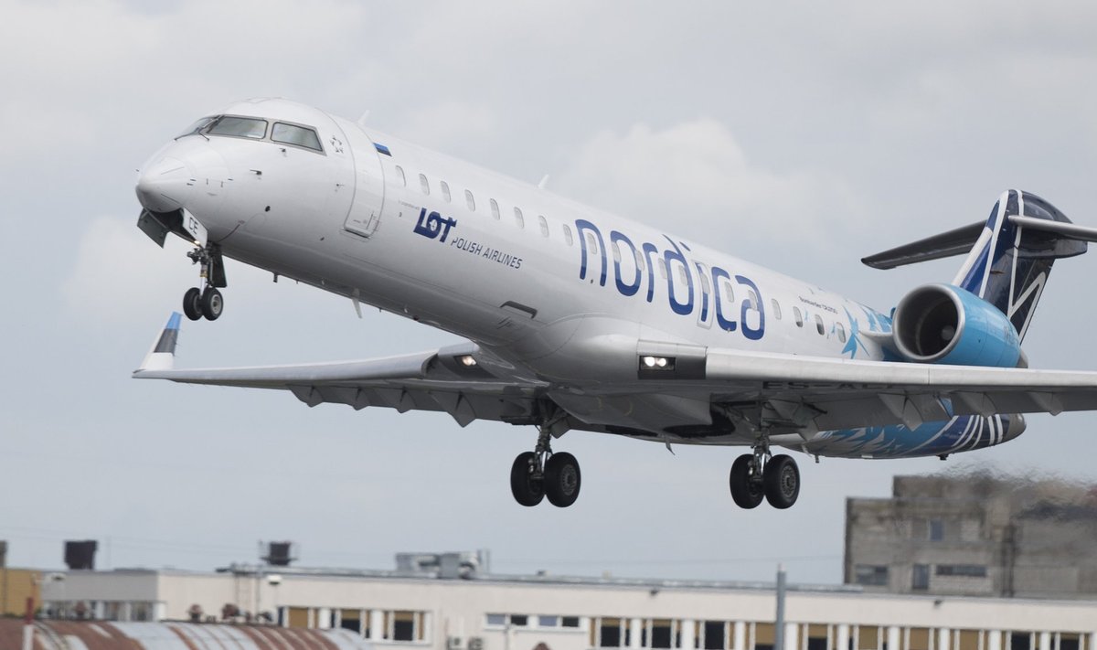 Nordica lennuk Tallinna lennujaamas õhku tõusmas