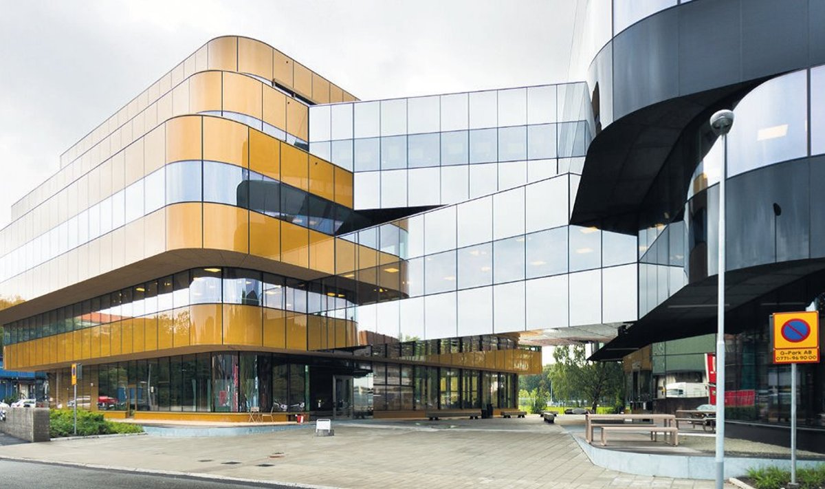 Rootsi Klaasitootjate Liidu aasta klaashoone auhinna saanud Johannebergi teaduspargi ettevõtlusinkubaatori hoone Göteborgis on inspireeritud vette langenud veepiisa tekitatud lainetusest.
