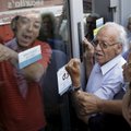 Kreeka lubab osal pankadest uksed taas avada